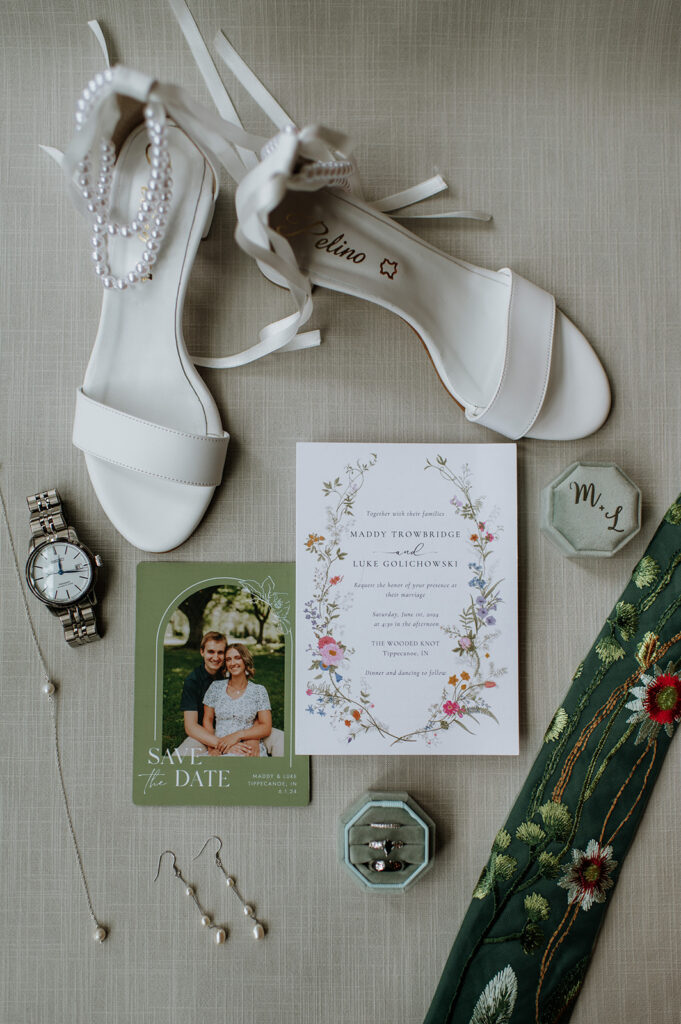 Wildflower wedding details from an Indiana wedding