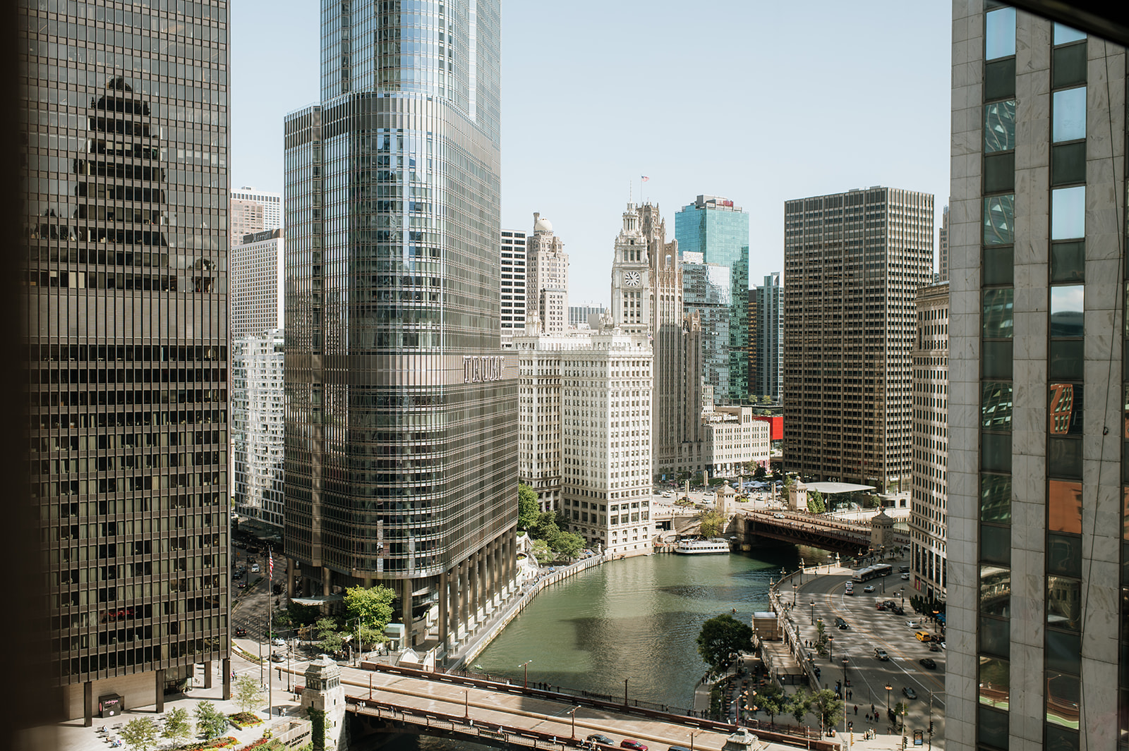 Chicago skyline view overlooking the river outside a wedding hotel.