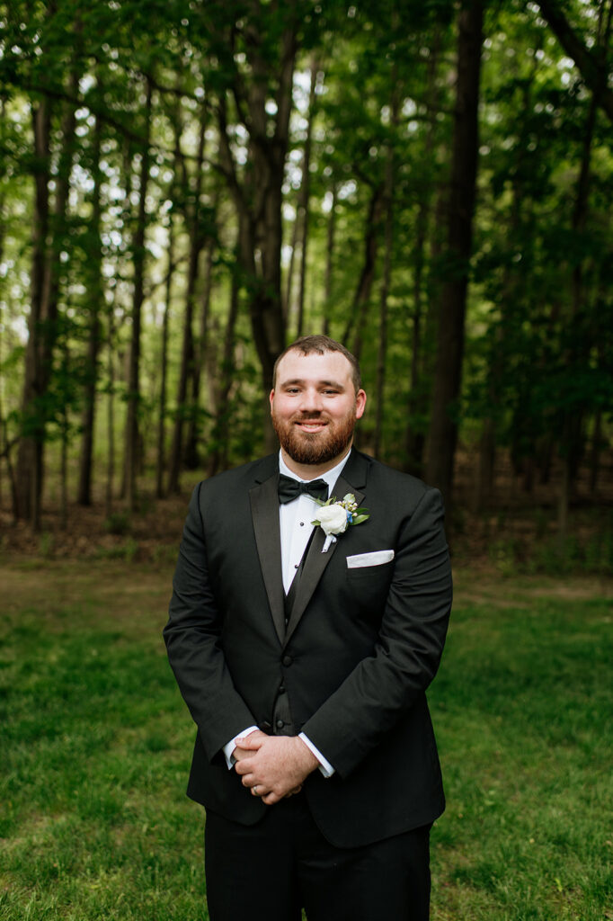 Outdoor grooms portraits.